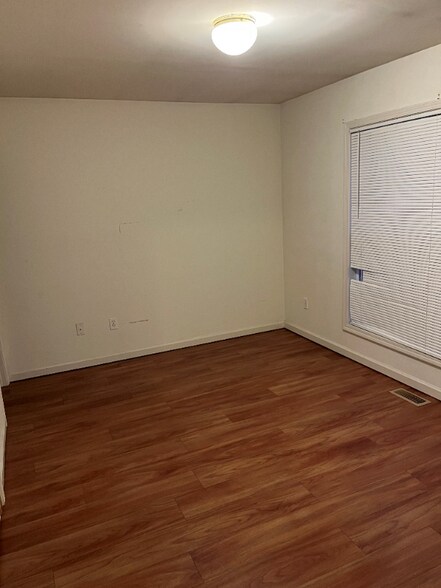 Building Photo - 228 N Magnolia St