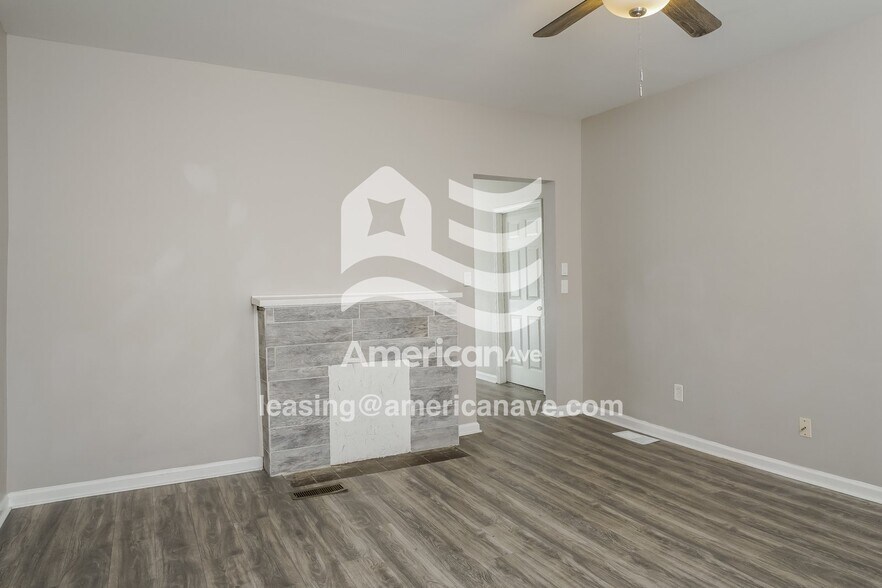 Building Photo - 645 Lynn St