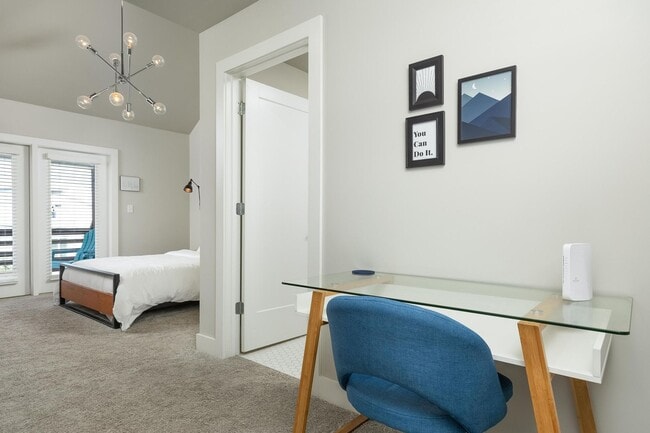Building Photo - Fully furnished 1 bedroom!