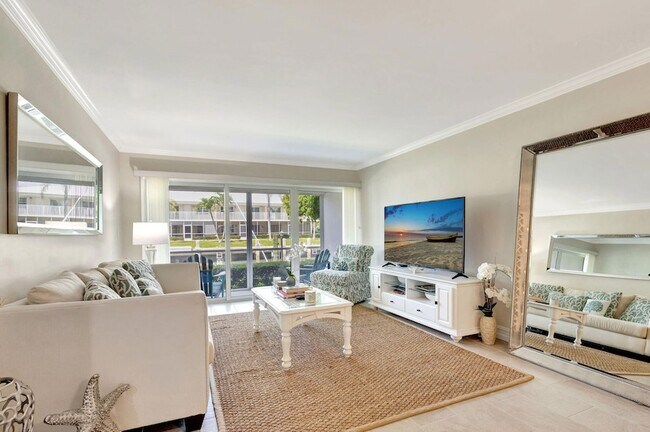 Building Photo - 68 Yacht Club Dr