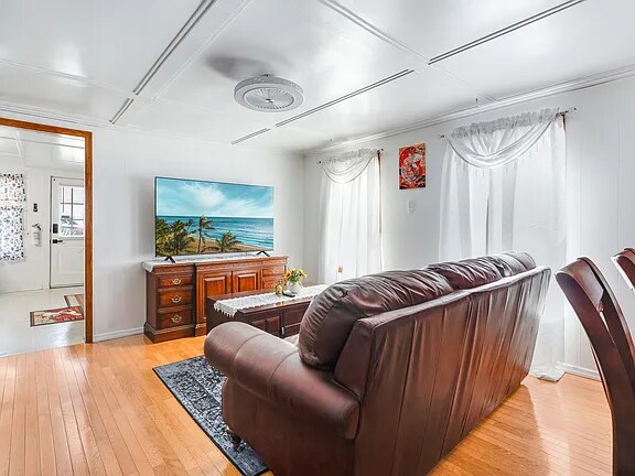 Primary Photo - 49 Delafield St