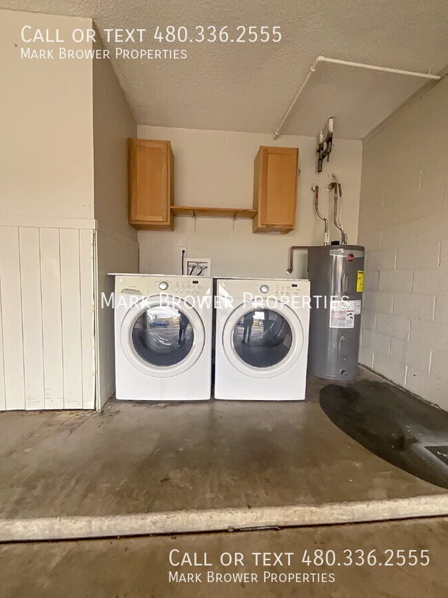 Building Photo - 1349 W Gila Ln