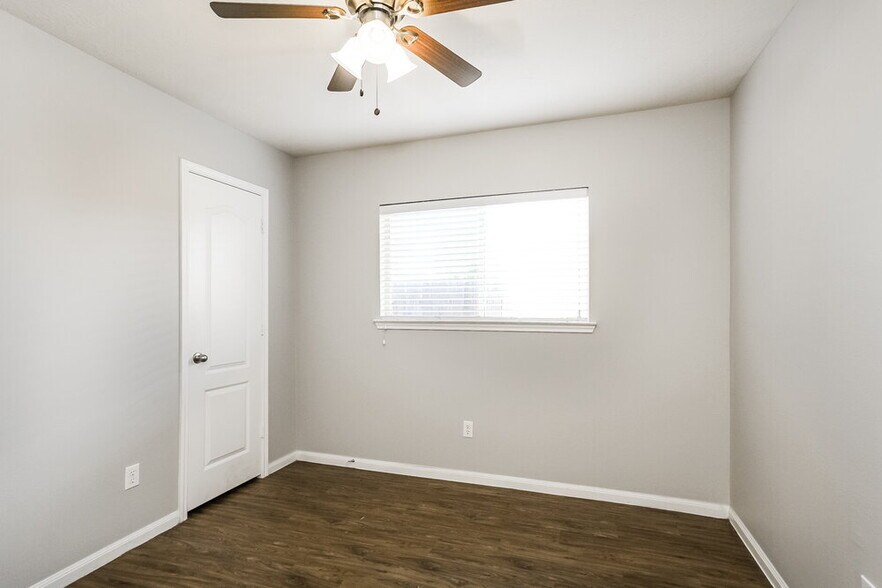 Building Photo - 19242 Hopeview Ct