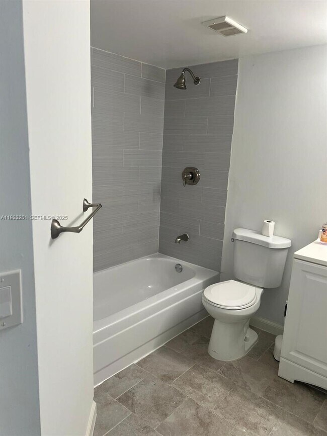 Building Photo - 8821 Wiles Rd