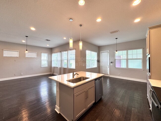 Building Photo - 13808 Chauvin Ave