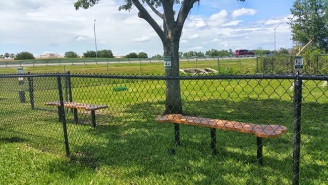 Building Photo - Gorgeous  Forest View, Wood Floors  1/1 condo for RENT @The Crest close to UCF.