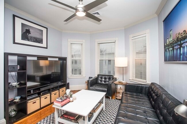 Building Photo - 633 Dorchester Ave