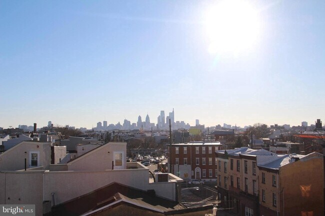 Building Photo - 2425 Frankford Ave