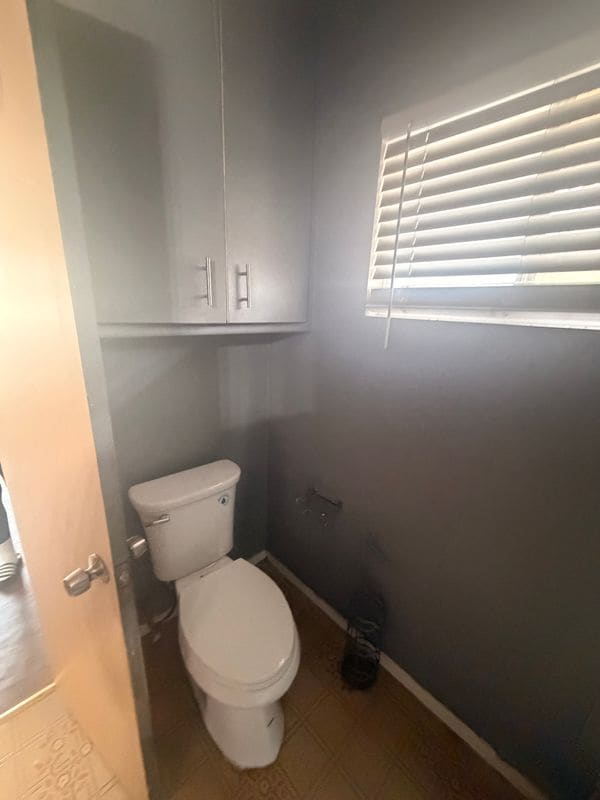 Building Photo - 9615 Walnut