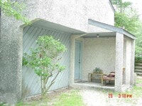 Building Photo - 1065 Kelly Dr