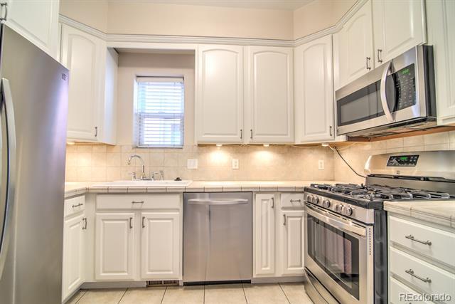 Building Photo - 86 S Pearl St