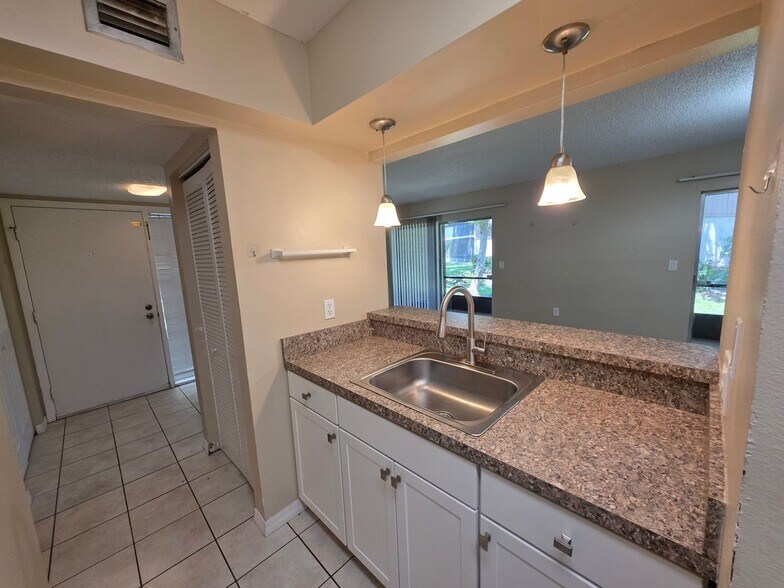 Building Photo - 110 Cypress Woods Ct