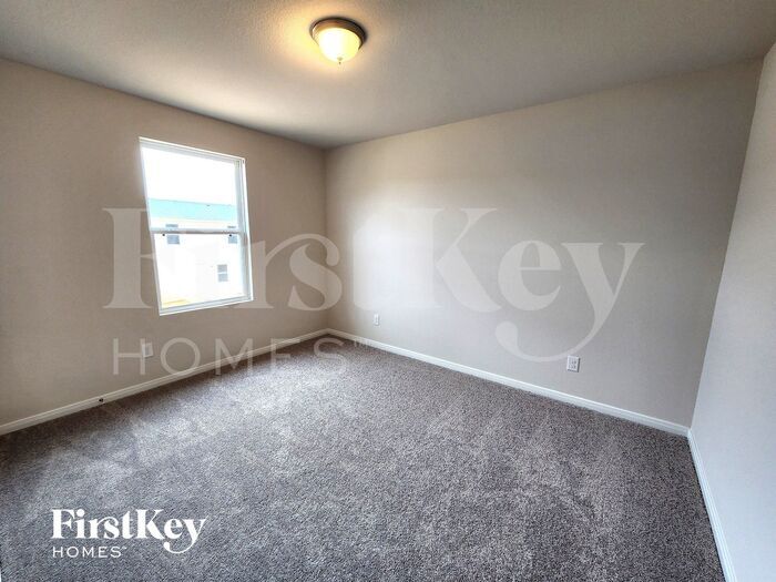 Building Photo - 10083 Cerritos dr