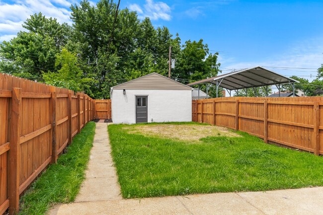 Building Photo - 5341 Magnolia Ave