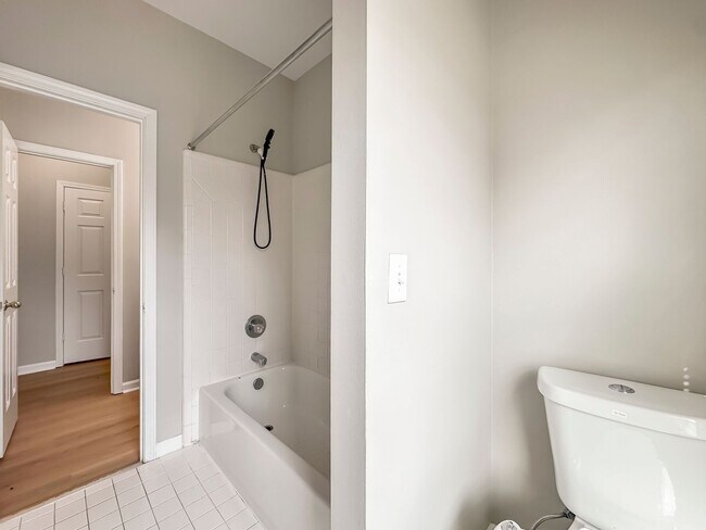 Building Photo - Beautiful 4BR / 2.5BA Home in Chattahoochee High School District – Fresh Paint & Updated Flooring