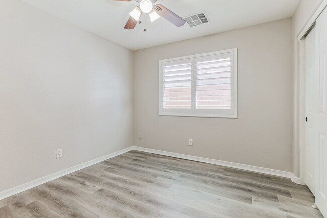 Building Photo - 33554 N Cobble Stone Dr