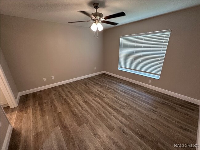 Building Photo - 2854 W Edison Pl