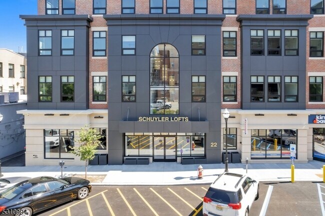 Building Photo - 22 Schuyler Pl