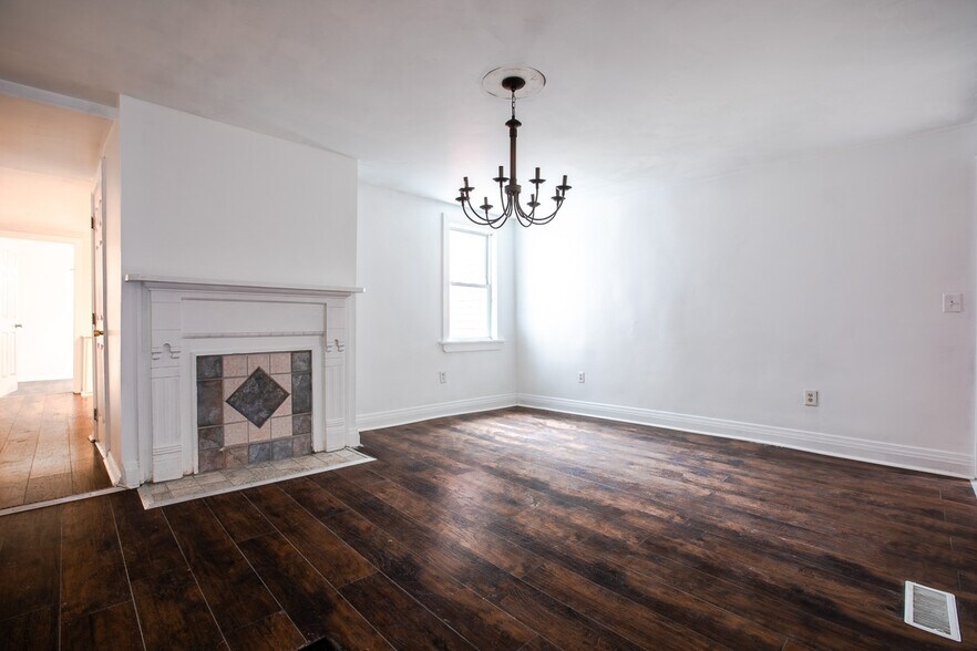 Building Photo - 1810 Larkins Way