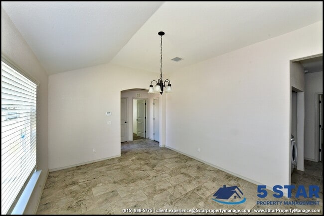 Building Photo - 14945 Tierra Escape Ave