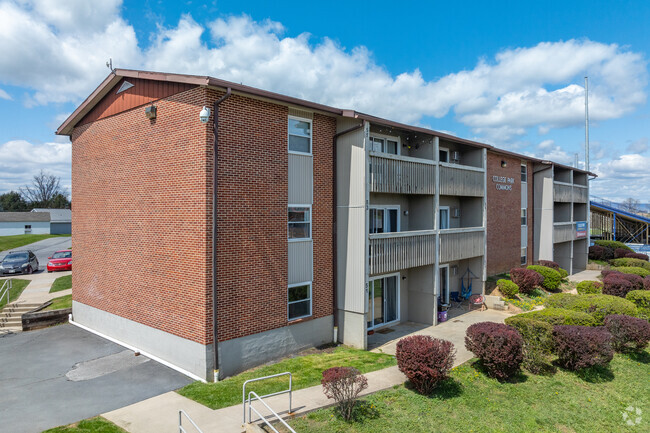 Building Photo - College Park Commons