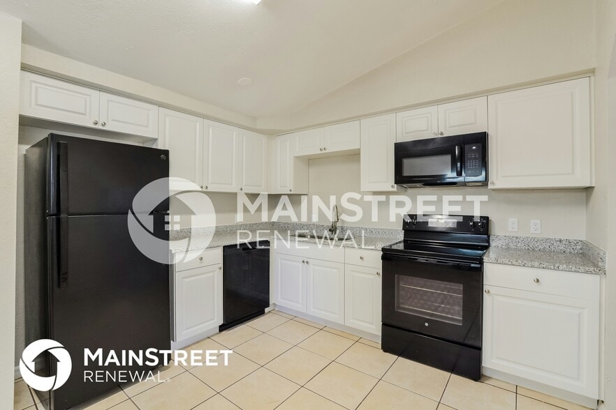 Building Photo - 703 Osceola Dr