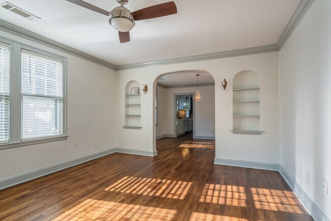 Building Photo - 1876 Crump Ave