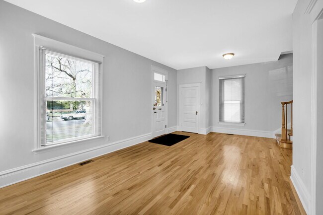 Building Photo - 1036 S Race St