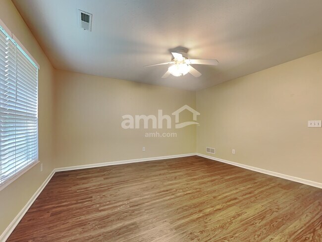 Building Photo - 2051 River Birch Dr