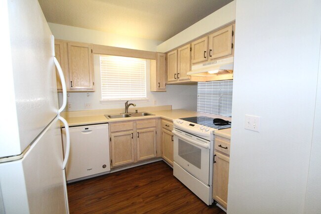 Building Photo - WIP – Coming Available 10/24! Charming 2BD...
