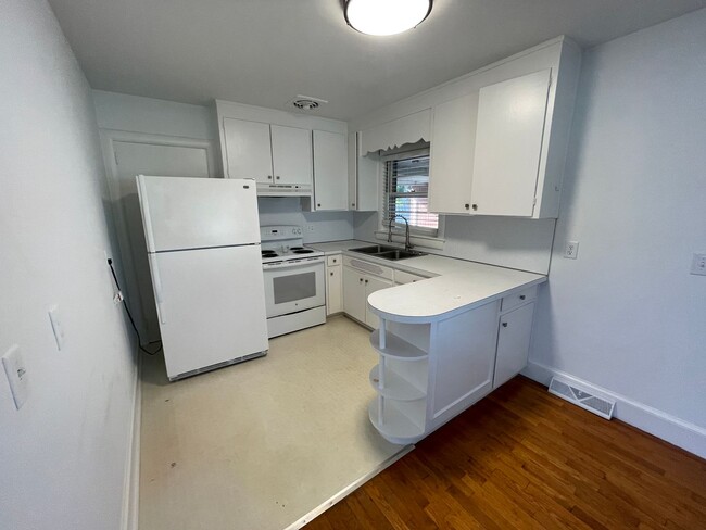 Building Photo - 5057 Wrightsville Ave