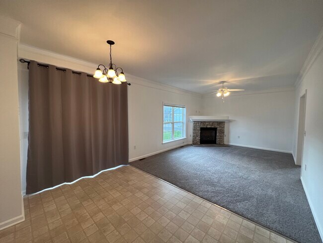 Building Photo - 43 Carlsbad Dr