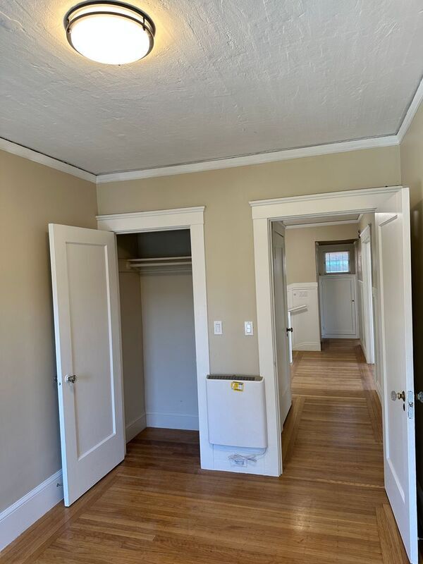 Building Photo - 780 61st St