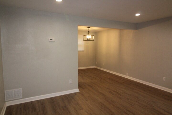 Building Photo - 504 Maytide St