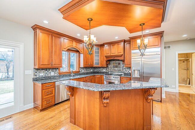 Building Photo - 361 S Elm St