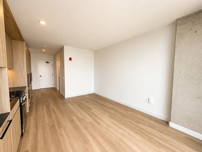 Building Photo - 1357 W Fulton St