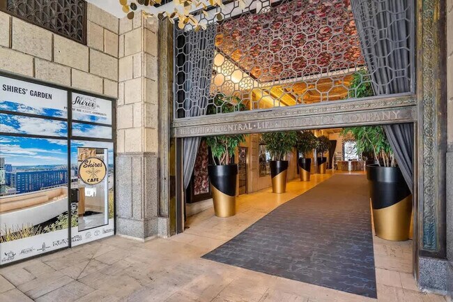 Building Photo - 309 Vine St