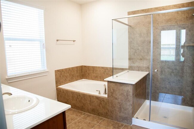 Building Photo - 24238 Prairie Glen Ln
