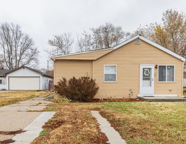 Primary Photo - 2730 9th St