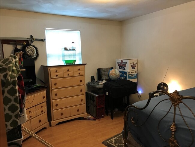 Building Photo - 102 S Riebeling St