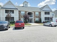 Building Photo - 330 Gallery Dr