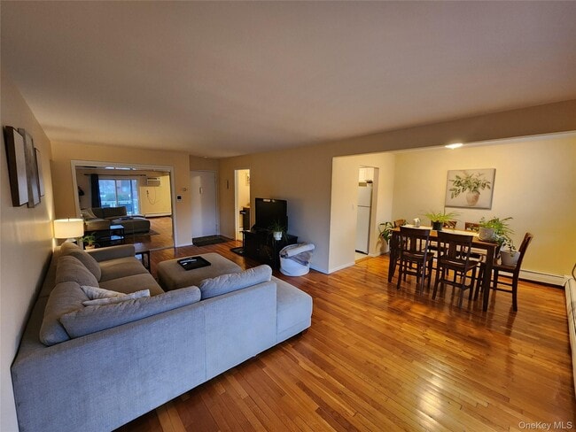 Building Photo - 6 Charles Ln