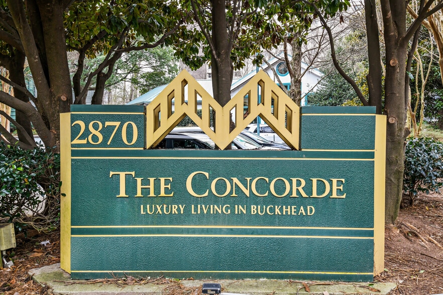 Building Entrance - 2870 Pharr Court South NW