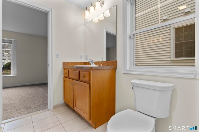 Building Photo - 15 W Main St