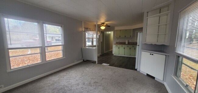 Building Photo - 1 Bedroom Mobile Home on 1 acre lot close to Tart Trail Leelanu Coutny