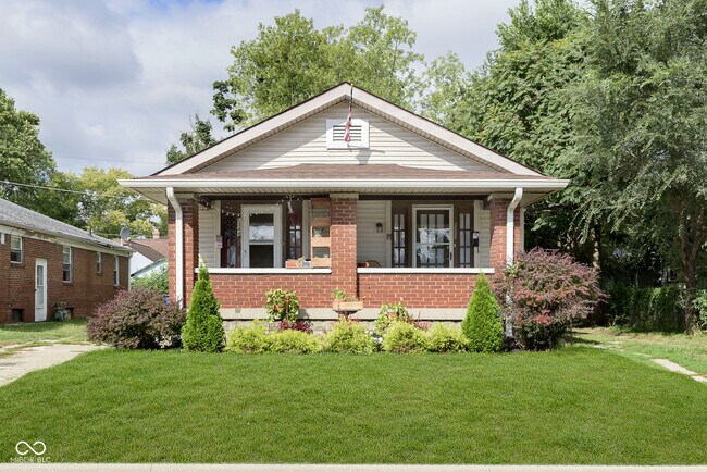 Primary Photo - 5350 Winthrop Ave