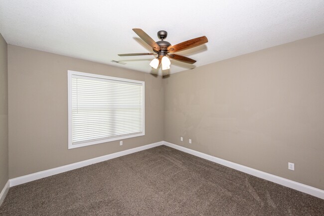 Building Photo - 206 Janet Ln