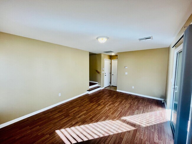 Building Photo - Open Design Plan 3 Bd + Office, 3 bth, New Floors, New paint!