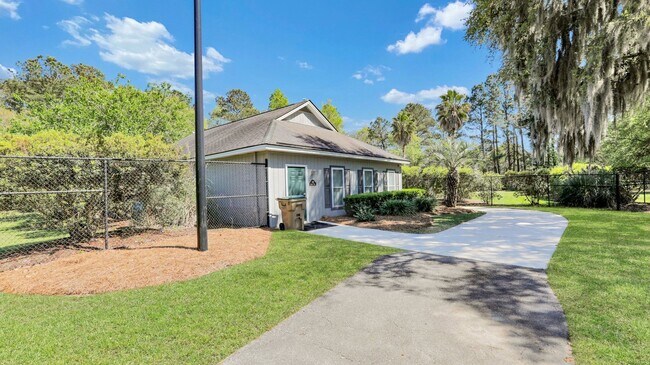 Building Photo - Beautiful Home for Lease in Buckhead