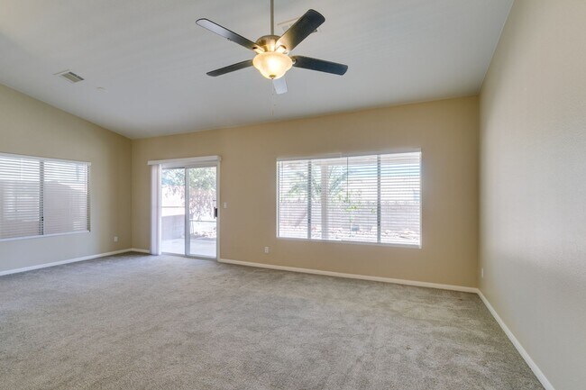 Building Photo - Charming Single-Story Home with Spa & Covered Patio Near Spencer & Wigwam in Las Vegas